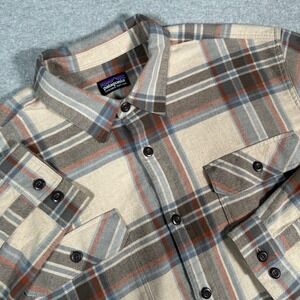 Patagonia Fjord Flannel Shirt Mens L Organic Cotton Lightweight Plaid Outdoor